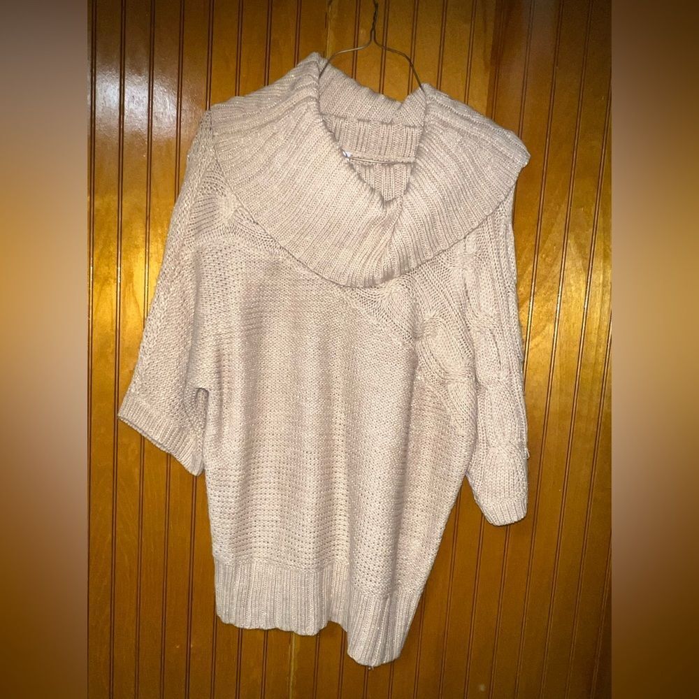 Jaclyn Smith short sleeve Sweater with cowl neck size small